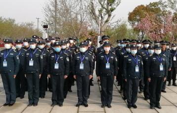 千萬(wàn)不要小瞧保安?。。。。。?>
                                </a>
                            </div>
                            <div   id=